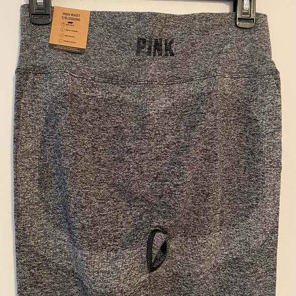 PINK VS SEAMLESS CLASSIC LEGGING Pure Black Marl 7/8 Short Size Large NWT - Picture 8 of 11